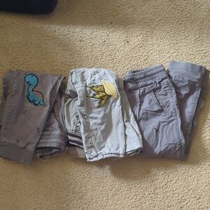 Bundle of Three Lined Gray Printed Joggers Dinosaurs and Space Size 4/5 Boys